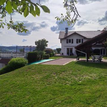 Gîte pour 14 personnes, avec terrasse et jardin dans les Vosges