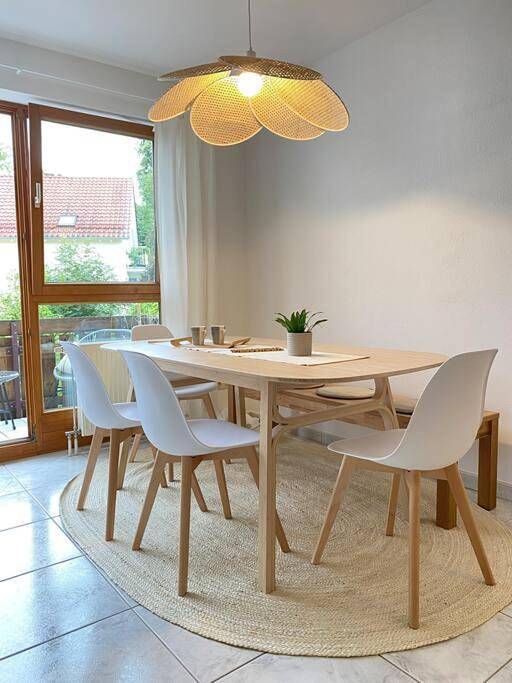 Ganze Wohnung, Traumurlaub Westcoast Ammersee 7 Gehminuten zum See in Schondorf, Ammersee