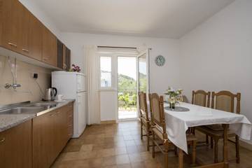 Ferienwohnung für 7 Personen in Rogoznica, Šibenik-Knin, Bild 3