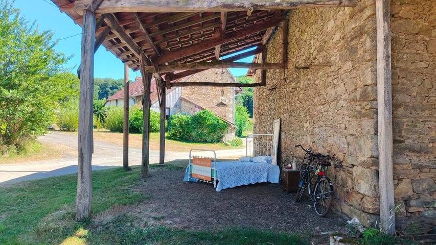 Chambre d’hôte pour 2 personnes, avec Terrasse et Jardin ainsi que Piscine et Sauna