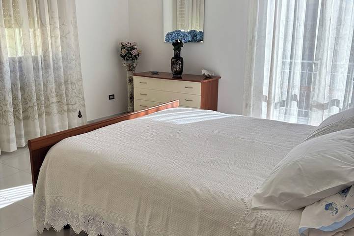 Ganze Wohnung, A spacious apartment in the city center, just 250 meters from the sea in spiaggia della Galleria (Satriano), Soverato
