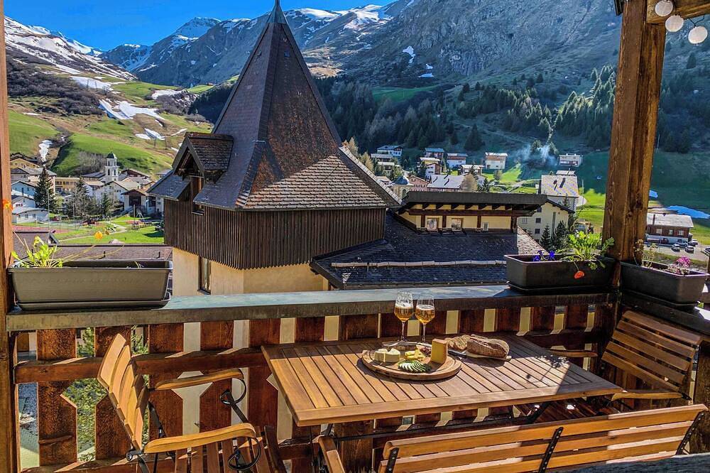 Ganze Wohnung, Ferienwohnung mit wunderschöner Sicht in die Bergwelt in Bivio (Graubünden), Surses