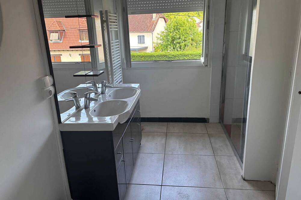 Apartamento entero, Homerez - Apartamento confortable con jardín en Objat in Objat, Brive-la-Gaillarde region