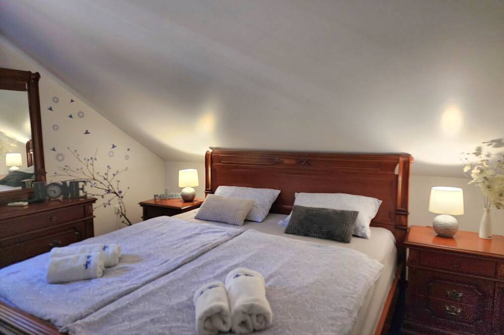 Villa in der Natur mit Jacuzzi, Sauna, Pool und Platz zum Treffen in Krapina-Zagorje