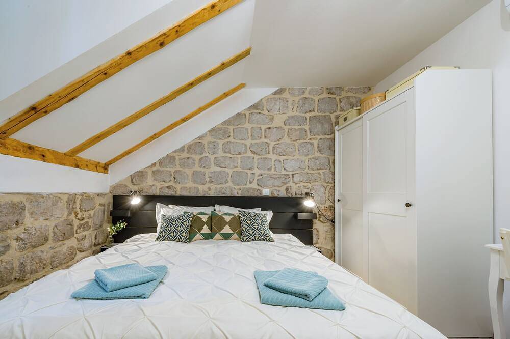 Villa Dovecote with Private Sauna, Jacuzzi & Gym in Ston, Dubrovnik-Neretva