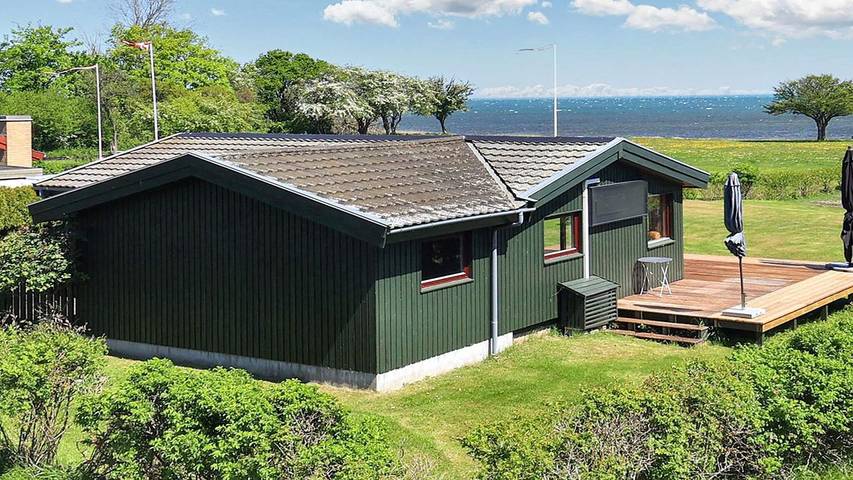 Ferieudlejning for 7 personer, med have i Præstø