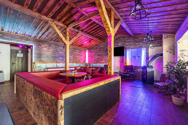 Ferienhaus für 15 Personen, mit Balkon und Whirlpool sowie Garten in Franken - 3