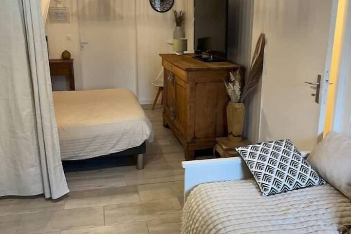 Gîte pour 4 personnes, avec terrasse ainsi que piscine et jardin à Lumbin - 3