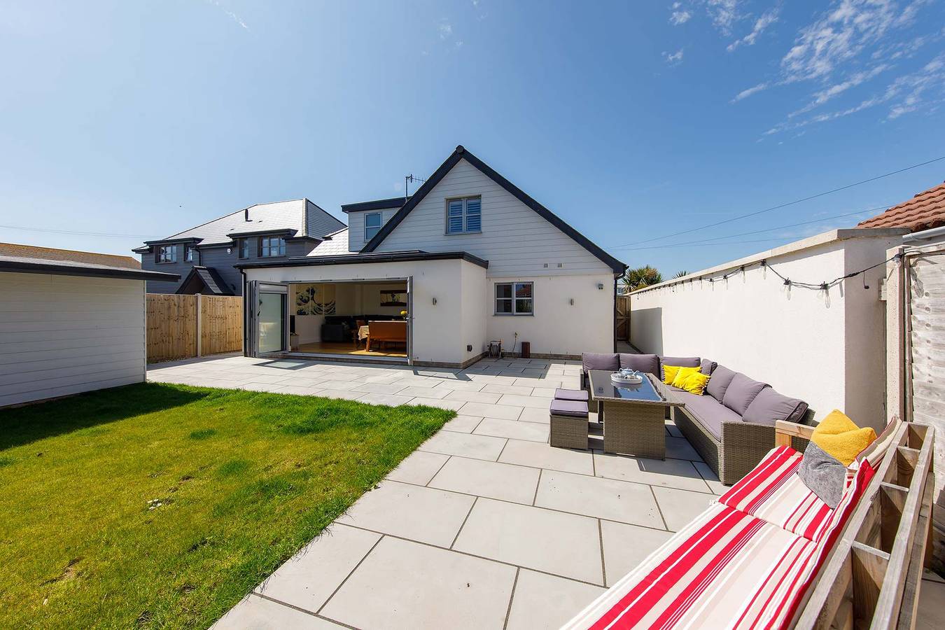 Delightful Seaside Hideaway 5 Mins to Beach in West Sussex