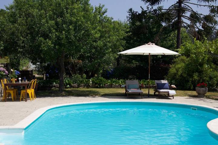 Ferienhaus für 8 Personen, mit Balkon und Terrasse sowie Garten und Pool
