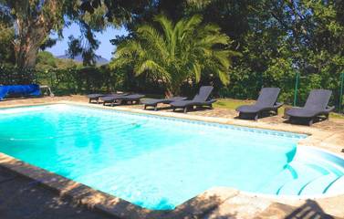 Gîte pour 6 personnes, avec vue ainsi que piscine et jardin, animaux acceptés à Ille-sur-Têt