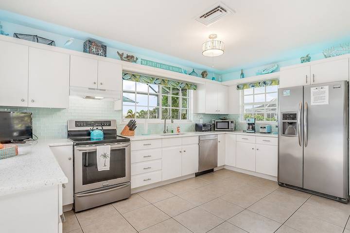 Vacation home for 6 people, with terrace and yard in Marco Island