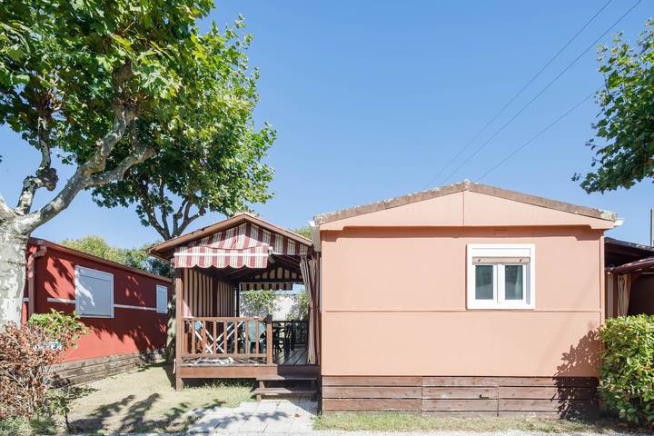 Bungalow "I" con piscina condivisa, terrazza privata e Wi-Fi in O Grove, Rías Baixas