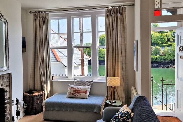 Cottage for 4 people, with garden and terrace, with pets in Fowey