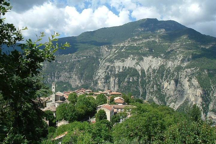 Gîte pour 4 personnes, avec Balcon et Jacuzzi dans Bairols