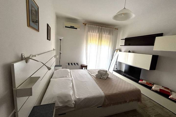 Ganze Wohnung, Ferienwohnung für 2 Personen mit Balkon/Terrasse in Mazzarò, Taormina