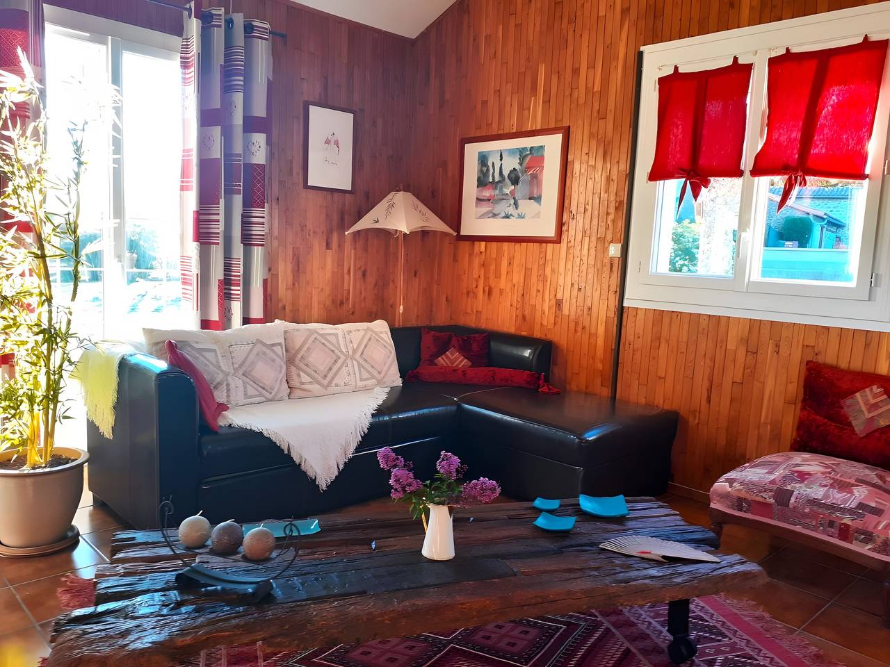 “Agapanthe” Guest Room – Suite with Breakfast Included in Feytiat, Limoges region