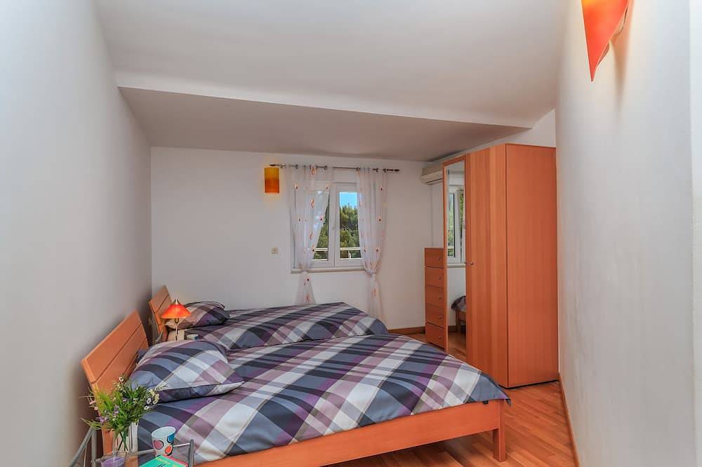 Entire apartment, Luxury Penthouse with sea views and fabulous terrace in Trogir, Ciovo