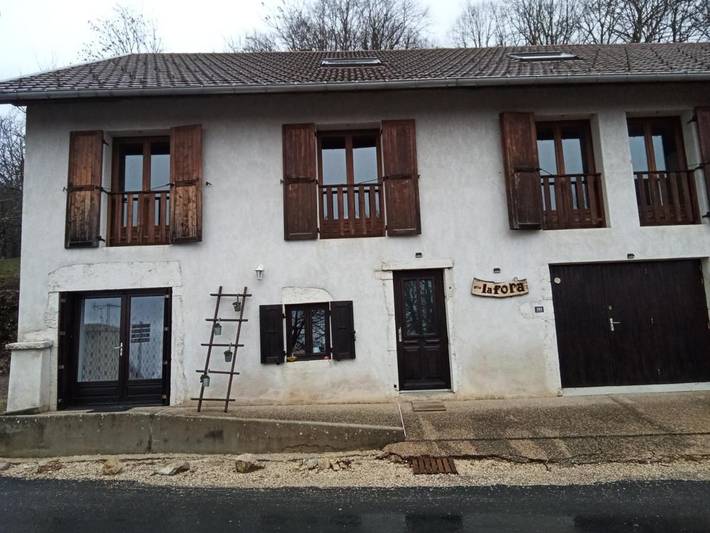Chambre d’hôte pour 4 personnes, avec Terrasse ainsi que Jardin et Vue dans Plateau d'Hauteville