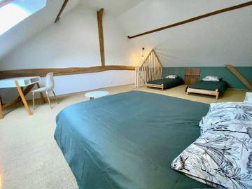 Location de vacances pour 11 personnes, avec terrasse et jardin dans Digny