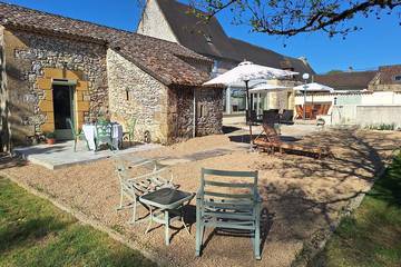 Gîte pour 2 personnes, avec terrasse et jardin à Faux (Dordogne)