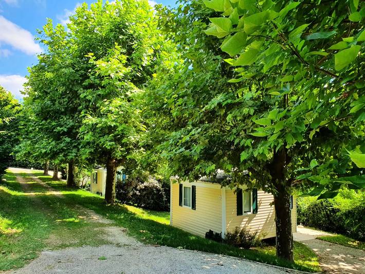 Mobil home pour 6 personnes, avec piscine ainsi que vue et terrasse, animaux acceptés à Villefranche-du-Périgord - 4