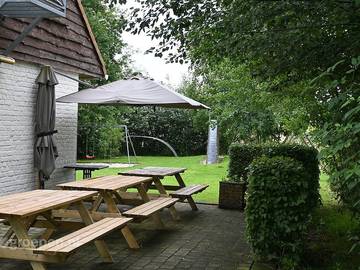 Location de vacances pour 45 personnes, avec balcon/terrasse et terrasse à Poperinge