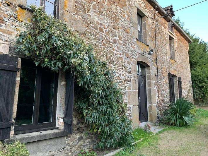 Location de vacances pour 4 personnes, avec Terrasse ainsi que Jardin et Vue à Baguer-Pican