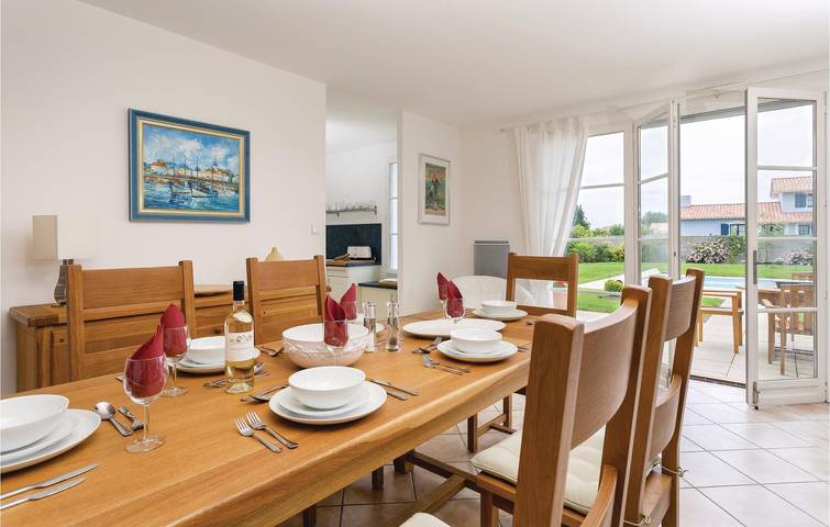 Location de vacances pour 6 personnes, avec jardin et piscine à L'Aiguillon-sur-Vie - 4