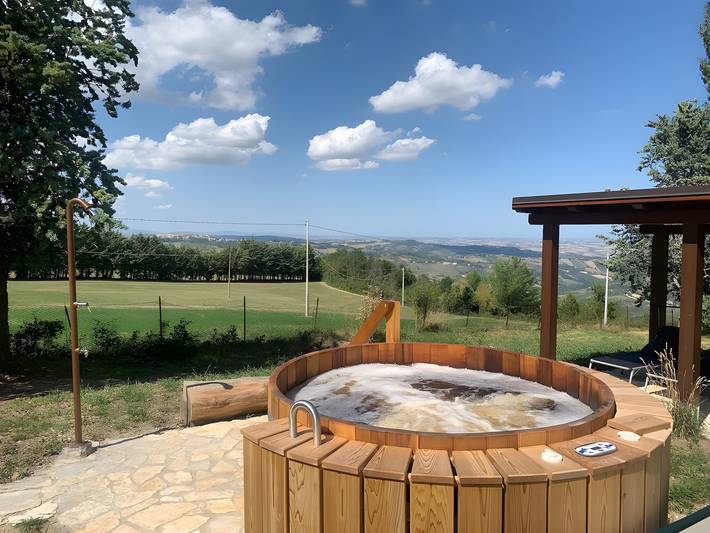 Appartamento per 2 persone, con idromassaggio e giardino a Cupramontana