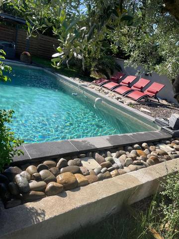 Gîte pour 6 personnes, avec piscine et jardin, animaux acceptés à Mérindol