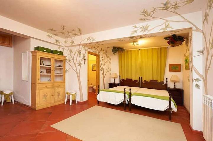 Villa  With Luxury  Park, 8.000m2 of Grass And Large Pool  Colares -  Sintra in Azenhas do Mar, Costa de Lisboa
