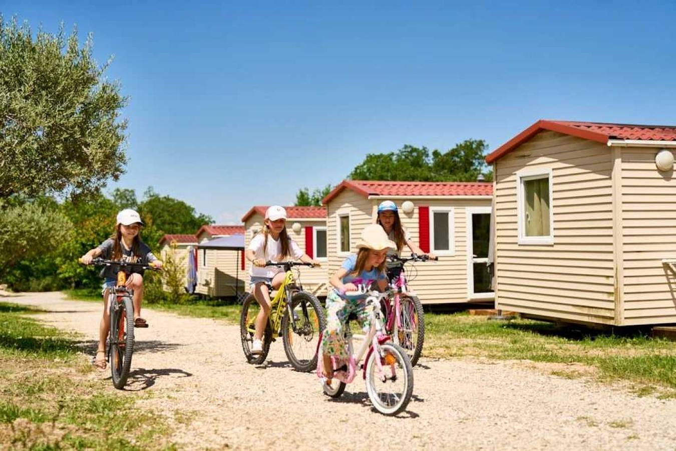 Bungalow pour 4 Personnes dans Malemort-du-Comtat, Parc naturel régional du Mont-Ventoux