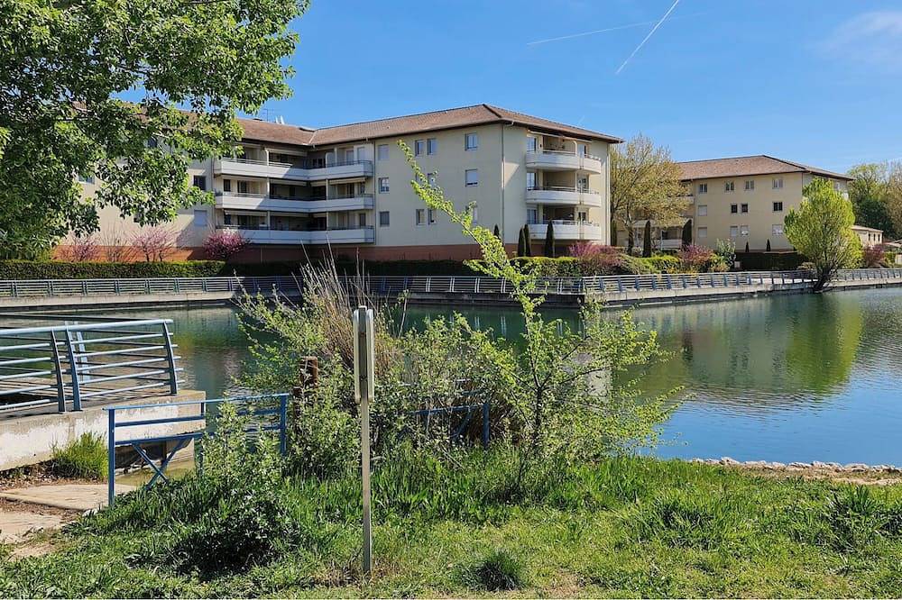 Entire apartment, 50m2 of silence in the heart of Vitrolles in Vitrolles, Istres region