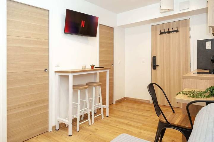 Entire apartment, Hoche B 06 - Two Bedroom Apartment, Sleeps 6 in Le Pré-Saint-Gervais, Seine-Saint-Denis