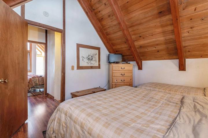 Vacation rental for 6 people, with hot tub and balcony in Kings Beach