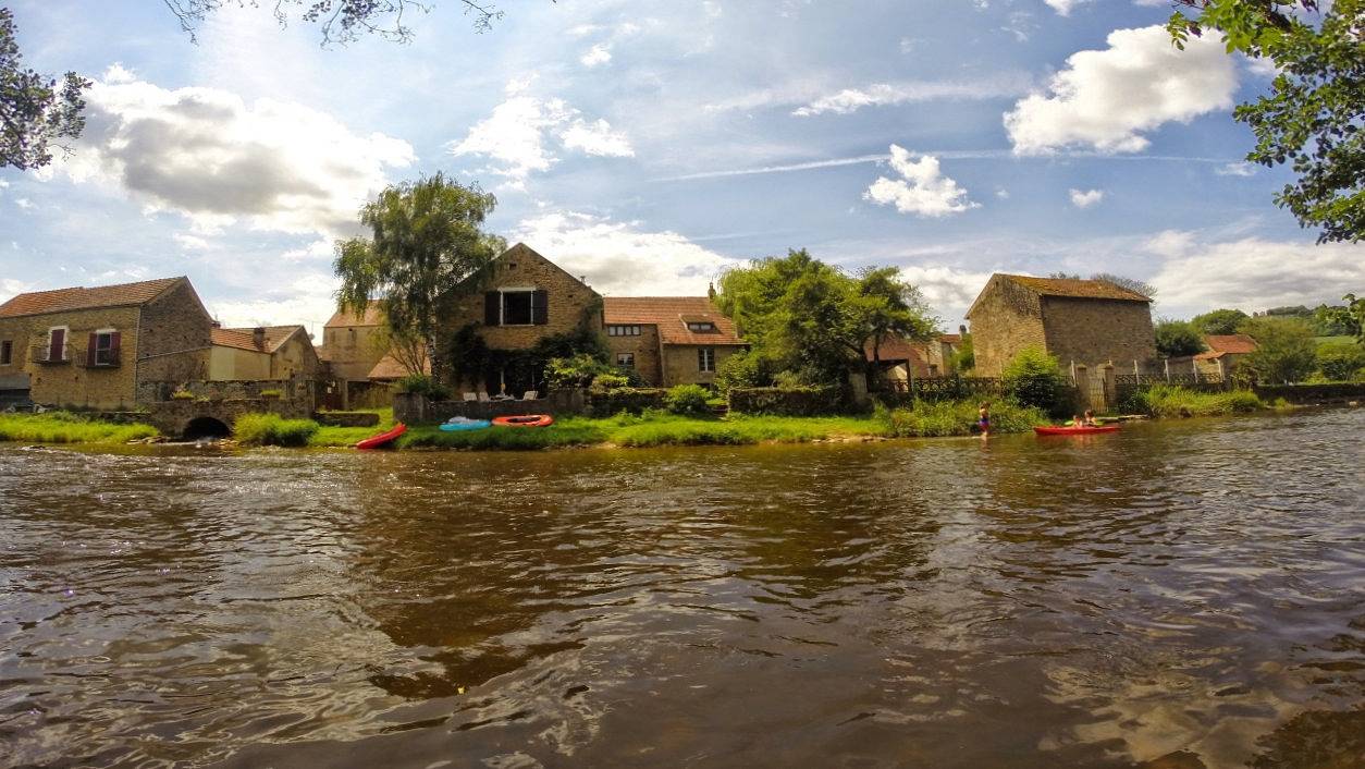 Maison Pêcheur - Gîte Vézelay à la rivière in Saint-Père (Yonne), Parc naturel régional du Morvan