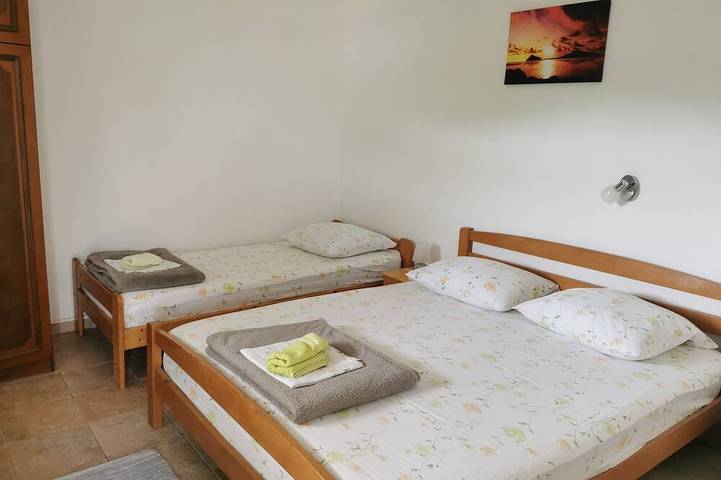 Ganze Wohnung, 2-Zimmer-Ferienwohnung am Strand Luka Dubrava, Peljesac in Dubrovnik-Neretva