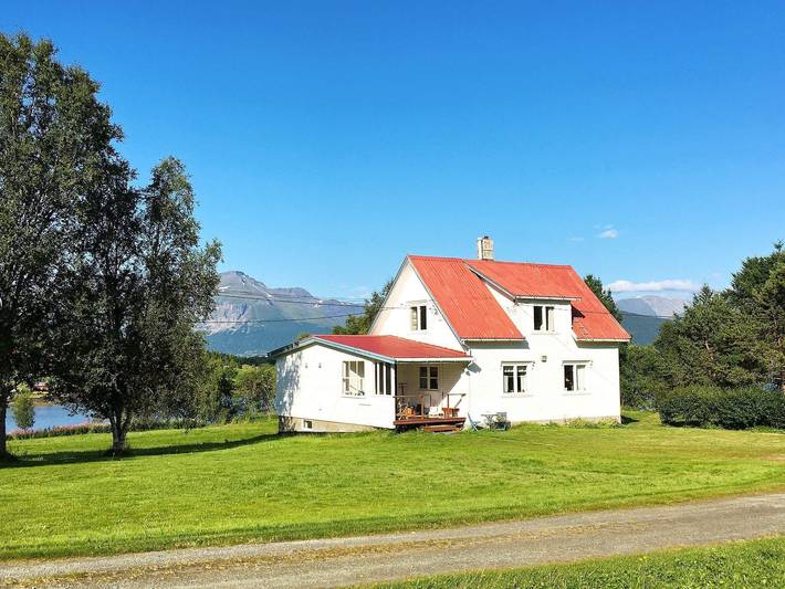 Ferienhaus für 6 Personen, mit Terrasse und Garten in Troms