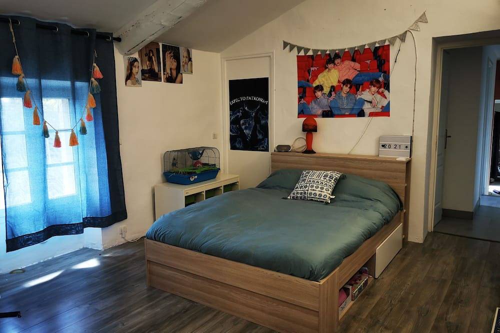 Everything To Live Outside Without A Neighbor in Sarrians, Vaucluse