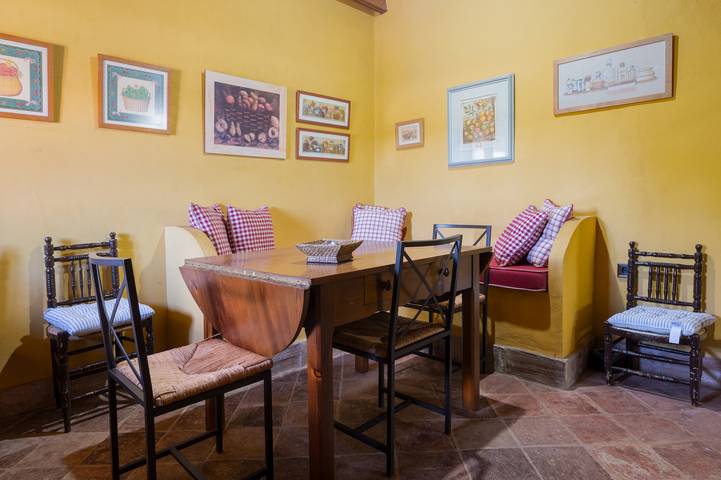 Casa rural para 8 personas, con balcón y jardín, Se admiten mascotas en Sierra Norte de Sevilla - 4