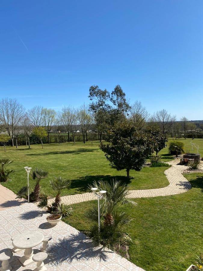 Chambre d’hôte pour 2 personnes, avec piscine et vue ainsi que jardin et terrasse en Loire-Atlantique - 2