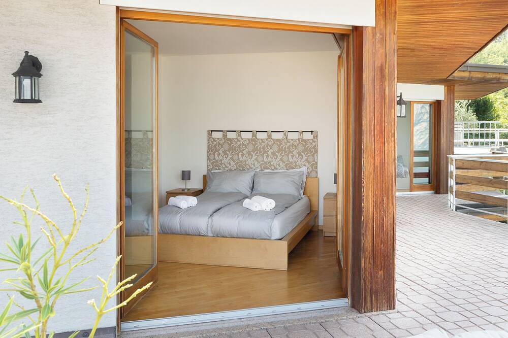 Ganze Wohnung, Exklusive Residenz in Torbole mit atemberaubender Aussicht, große Terrasse. in Torbole, Nago-Torbole