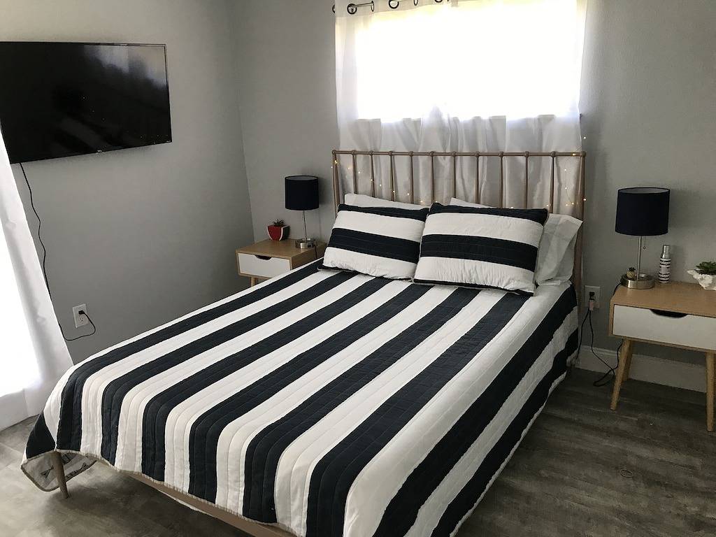 Strandhaus mit Pool - 5 Minuten zu Fuß zum Strand in Canova Beach, Indian Harbour Beach