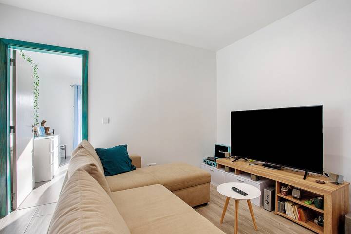Holiday Home 'Vintage Gonçalo Lagoa Stay' with Private Terrace, Private Garden and Wi-Fi in Nadadouro, Leiria District