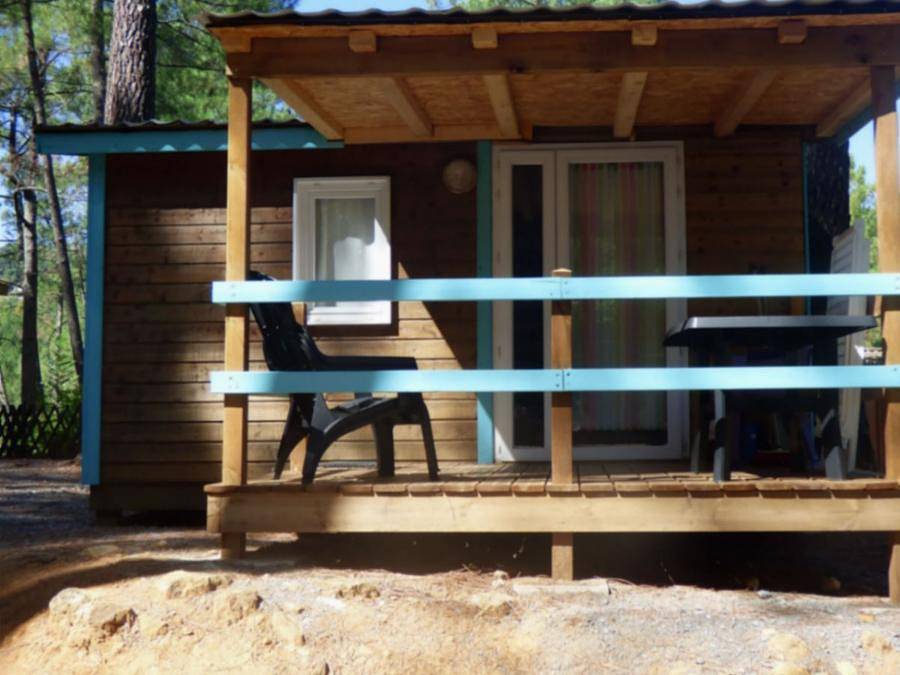 Camping Paradis - Bois Simonet - Chalet 3 personnes - Joker - 1 chambre in Joyeuse, Parc naturel régional des Monts d'Ardèche