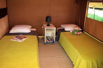 Tente pour 4 Personnes dans Thégra, Parc Naturel Régional des Causses du Quercy, Photo 1