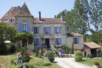 Gîte pour 13 personnes, avec jardin et terrasse à Montmoreau-Saint-Cybard