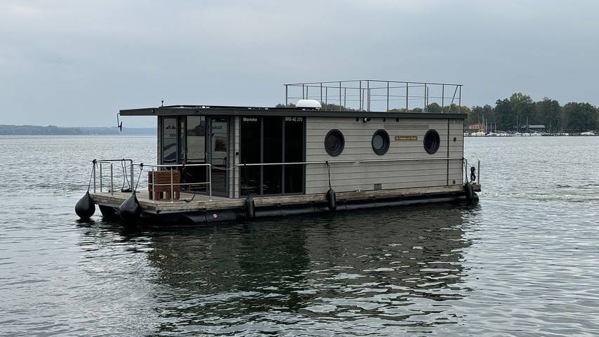 Boot für 6 Personen, mit Terrasse, mit Haustier in Mecklenburgische Seenplatte - 3