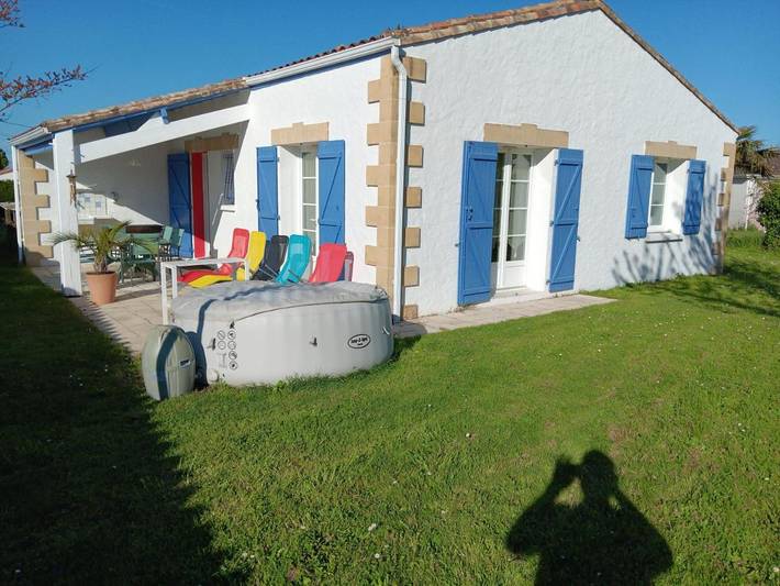 Maison de vacances pour 6 personnes, avec jacuzzi et jardin, animaux acceptés